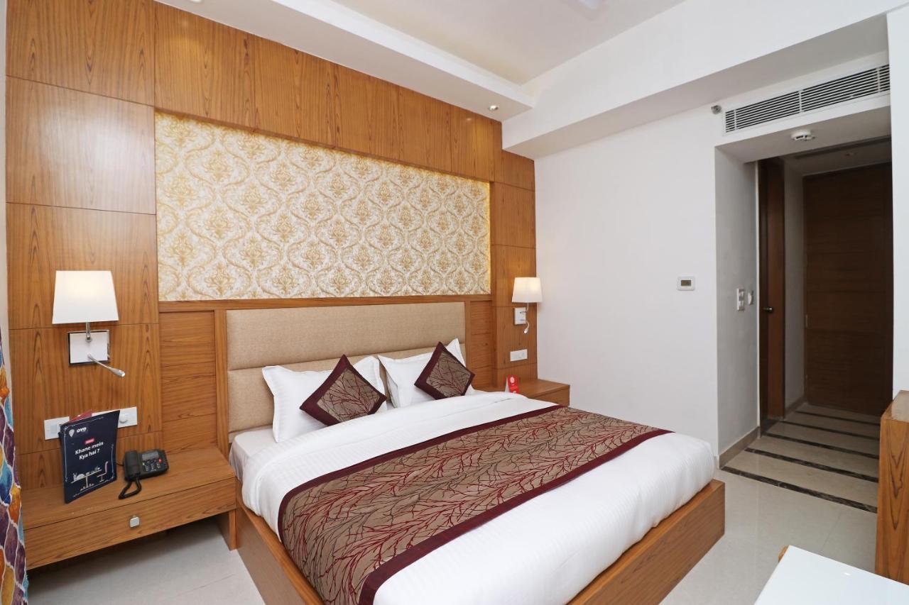 Capital O Hotel Star Inn Near Chhatarpur Metro Station Neu-Delhi Exterior foto