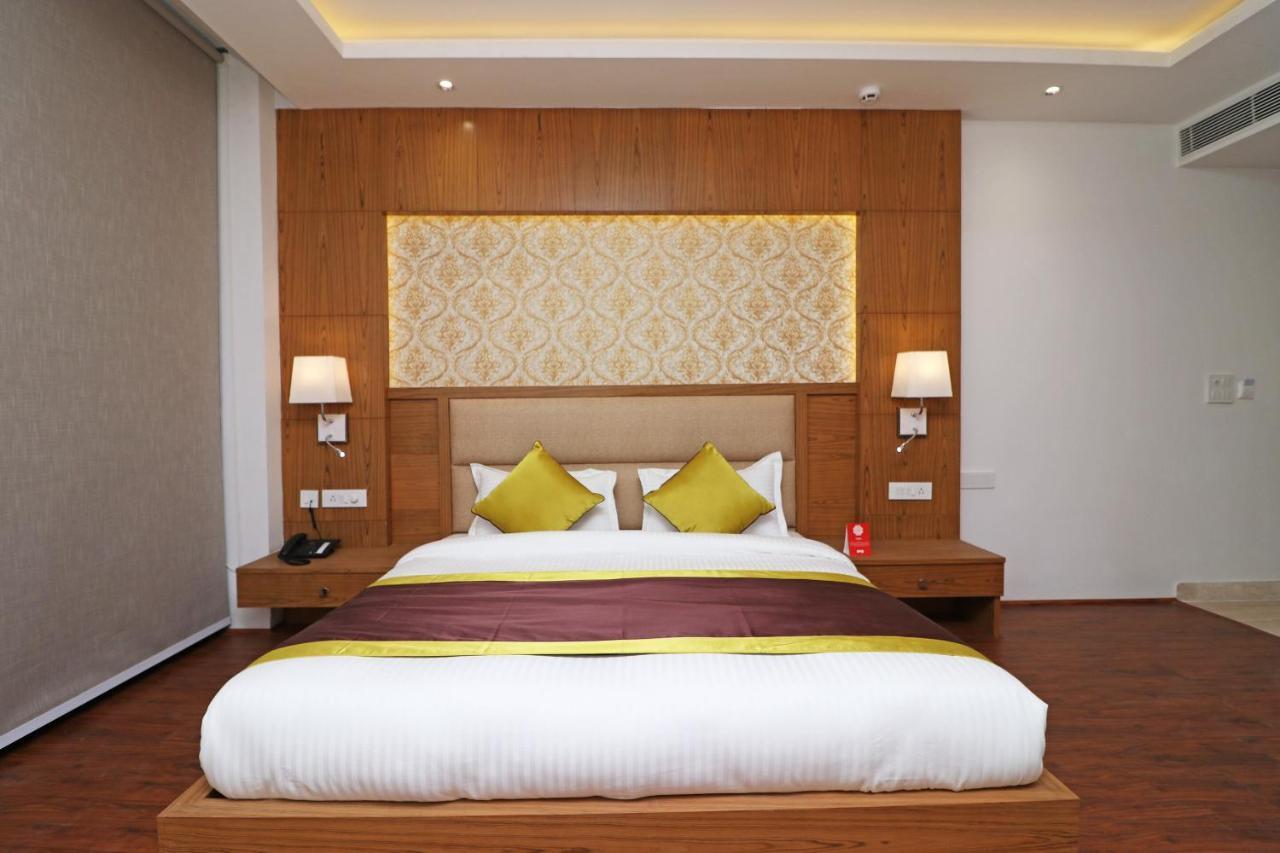 Capital O Hotel Star Inn Near Chhatarpur Metro Station Neu-Delhi Exterior foto